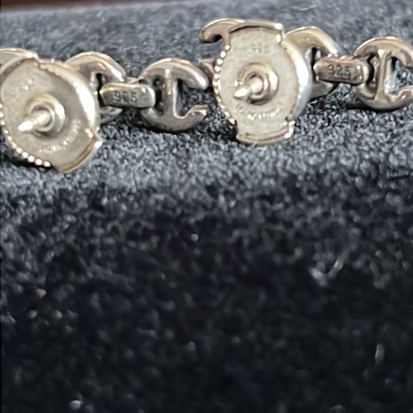 Hoorsenbuhs sterling earrings toggle with diamonds - Picture 11 of 16